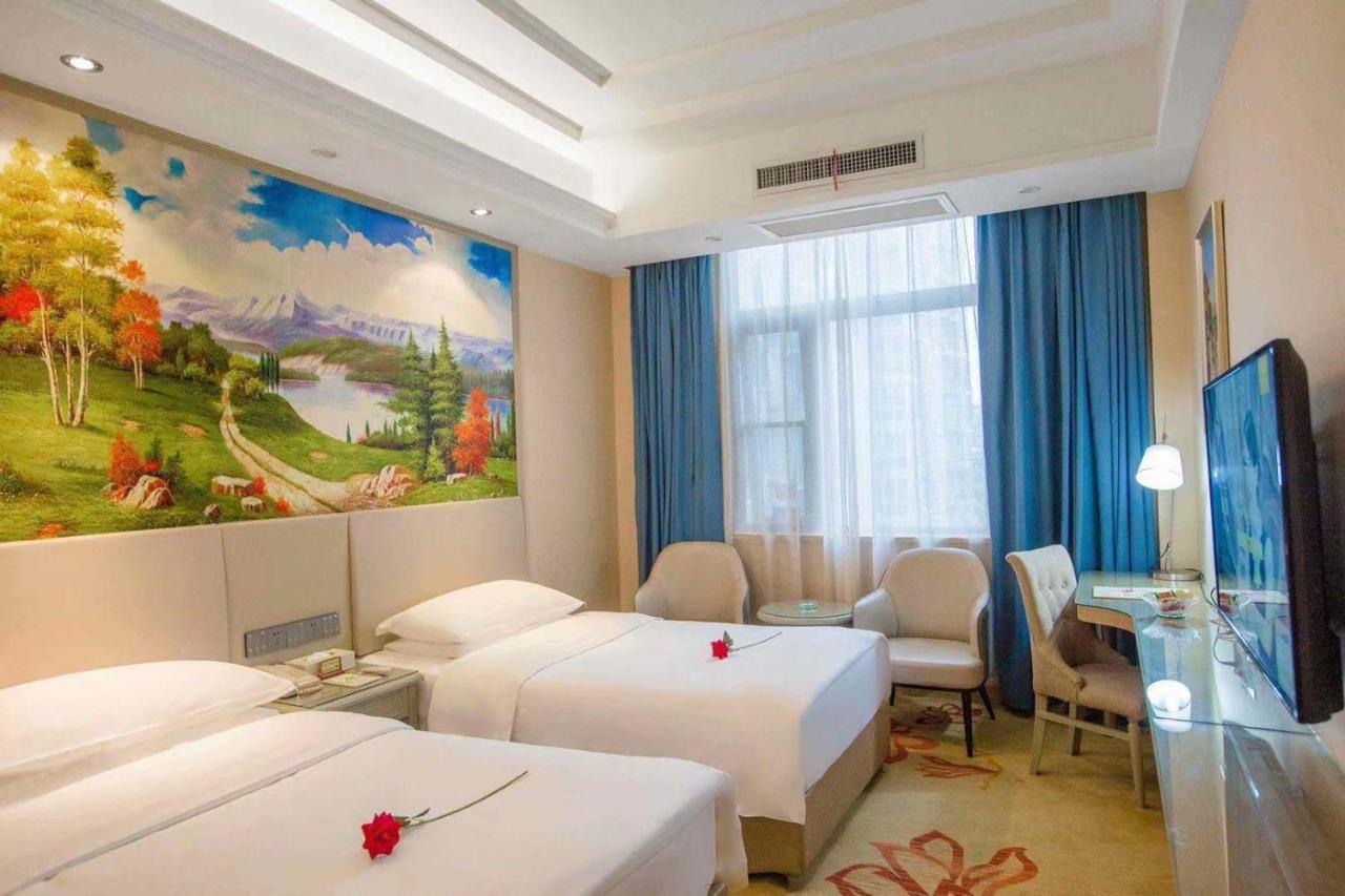 Vienna Hotel Nanyang People Road エクステリア 写真