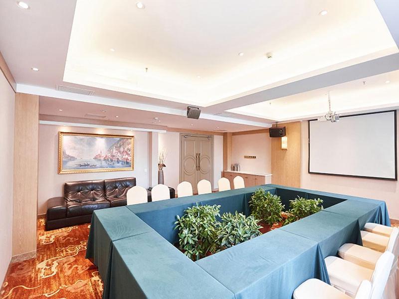 Vienna Hotel Nanyang People Road エクステリア 写真