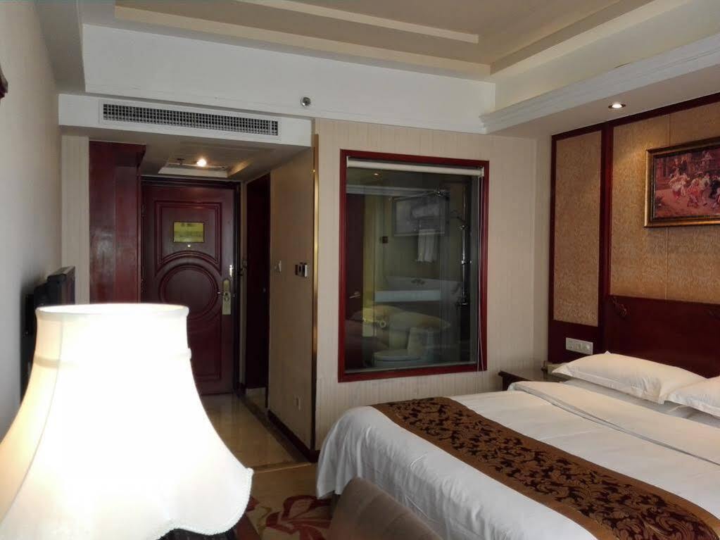 Vienna Hotel Nanyang People Road エクステリア 写真